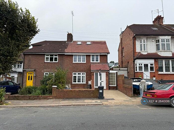 5 Bedroom Semi-Detached House To Rent In Halliwick Road, London, N10