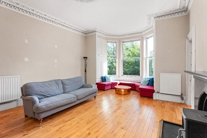 2 Bedroom Flat To Rent In Gillespie Crescent, Edinburgh, EH10