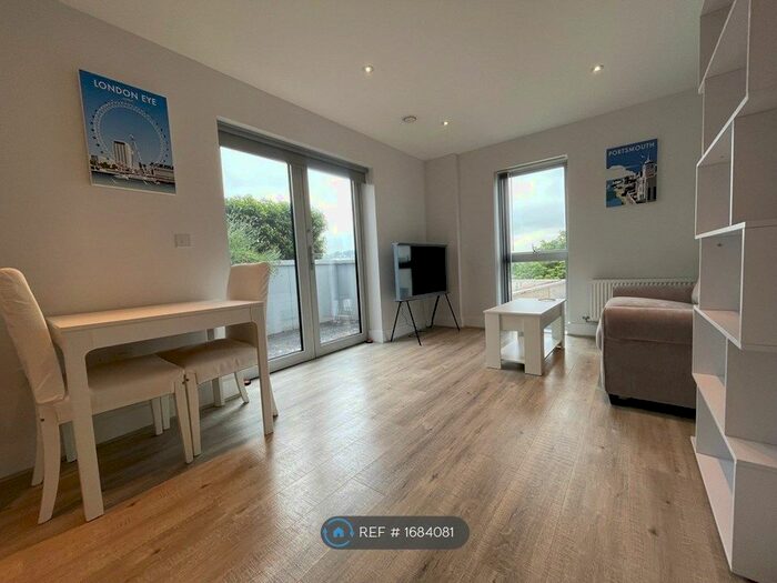 1 Bedroom Flat To Rent In Austen House, Guildford, GU1