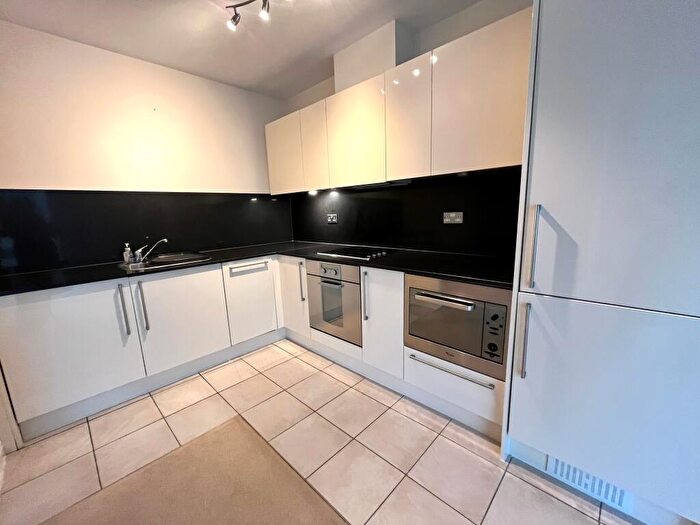 2 Bedroom Apartment To Rent In Centenary Plaza, B1