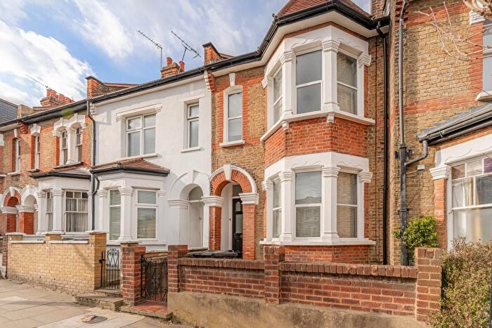 3 Bedroom Property To Rent In Millfields Road, Hackney, E5