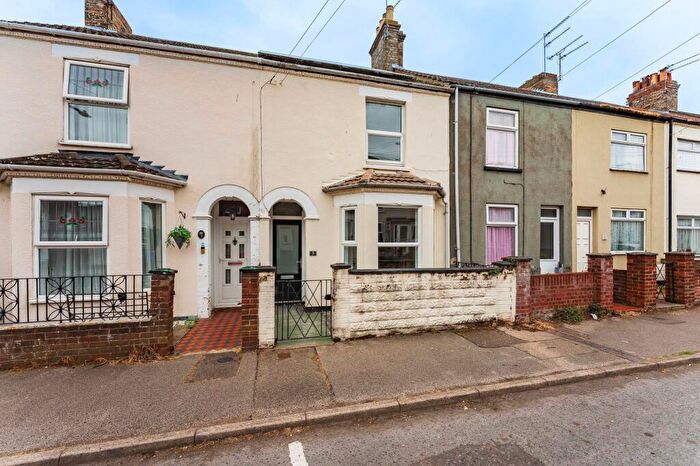 3 Bedroom Terraced House For Sale In Essex Road, Lowestoft, NR32