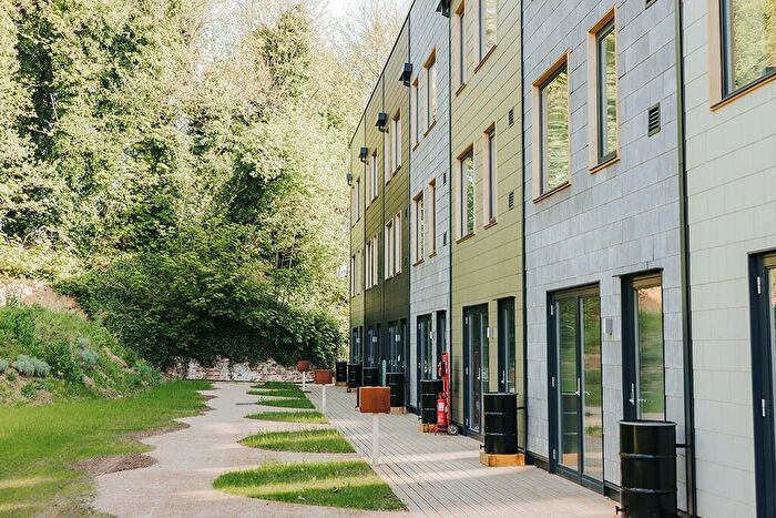 4 Bedroom Terraced House For Sale In Canalside Townhouses, Hidden Gardens, LS5