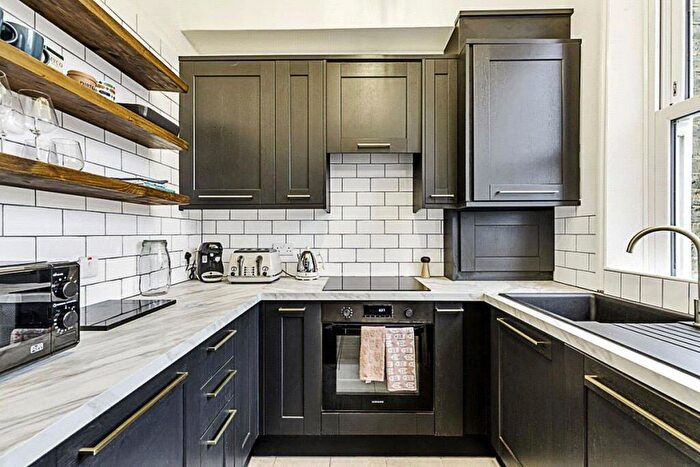 1 Bedroom Flat To Rent In Shepherds Bush Road, Brook Green, W6