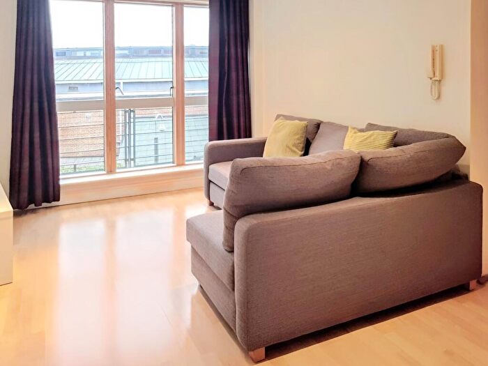 2 Bedroom Flat To Rent In Bowman Lane, Leeds, West Yorkshire, LS10