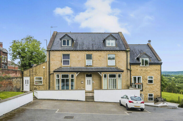 2 Bedroom Flat For Sale In Rodley Lane, Rodley, Leeds, LS13