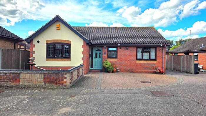 2 Bedroom Detached Bungalow For Sale In East Anglian Way, Gorleston, NR31