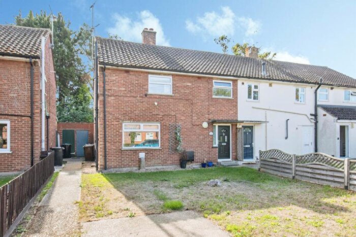3 Bedroom Semi-Detached House For Sale In Pebmarsh Close, Colchester, CO2