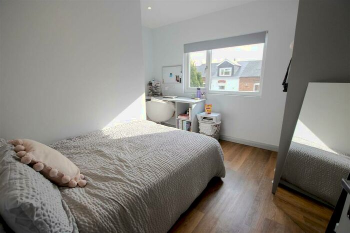 5 Bedroom House To Rent In Hubert Road, Birmingham, B29