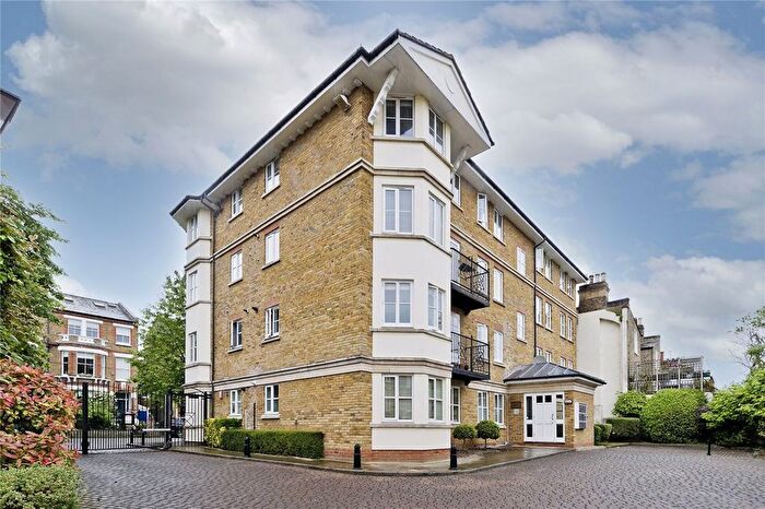 2 Bedroom Flat To Rent In Sycamore Mews, London, SW4