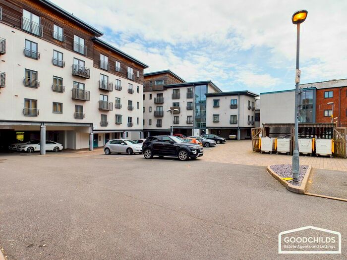 2 Bedroom Flat To Rent In Wolverhampton Street, Walsall, WS2