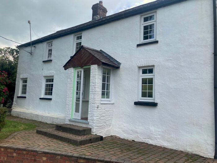 4 Bedroom House To Rent In Whitemill, Carmarthen, SA32