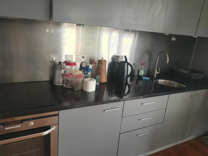 2 Bedroom Flat To Rent In Newport Road, Cardiff, CF24