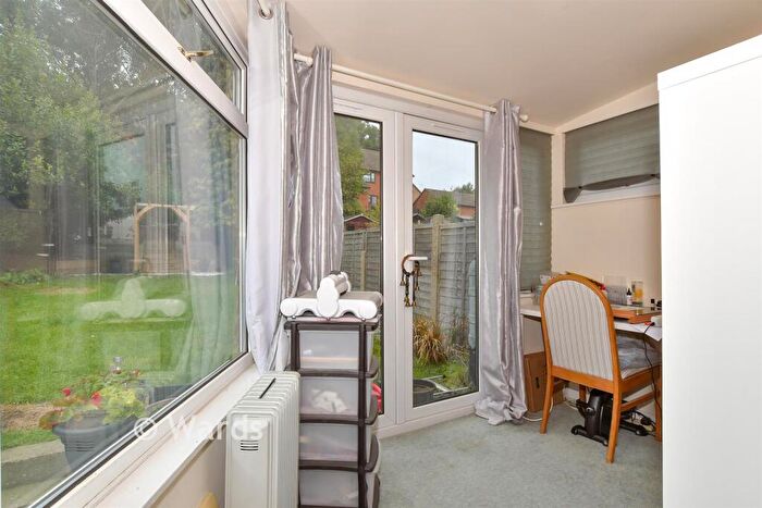 2 Bedroom End Of Terrace House For Sale In The Tideway, Rochester, Kent, ME1