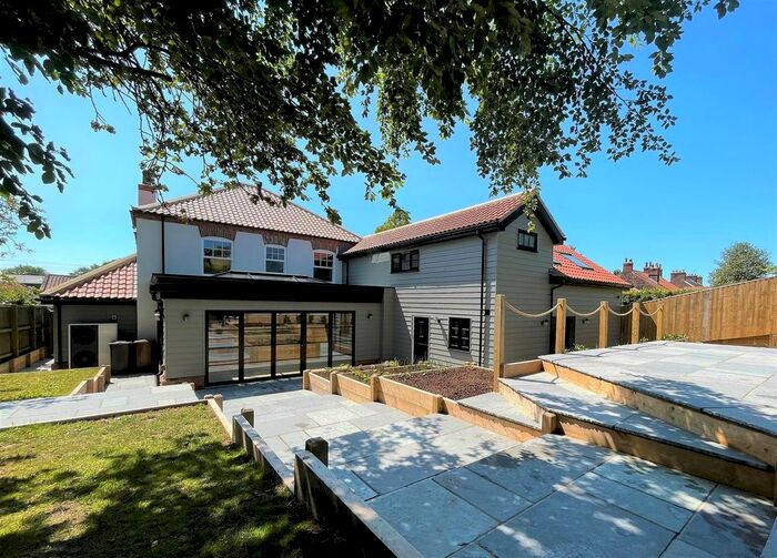 4 Bedroom Detached House For Sale In Weaverthorpe, Malton, YO17
