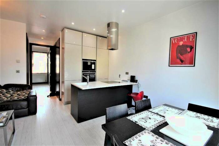2 Bedroom Flat To Rent In Albion Drive, Hackney, London, E8