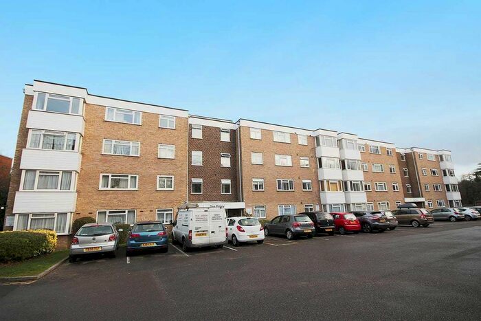 2 Bedroom Flat To Rent In London Road, Patcham, Brighton, BN1