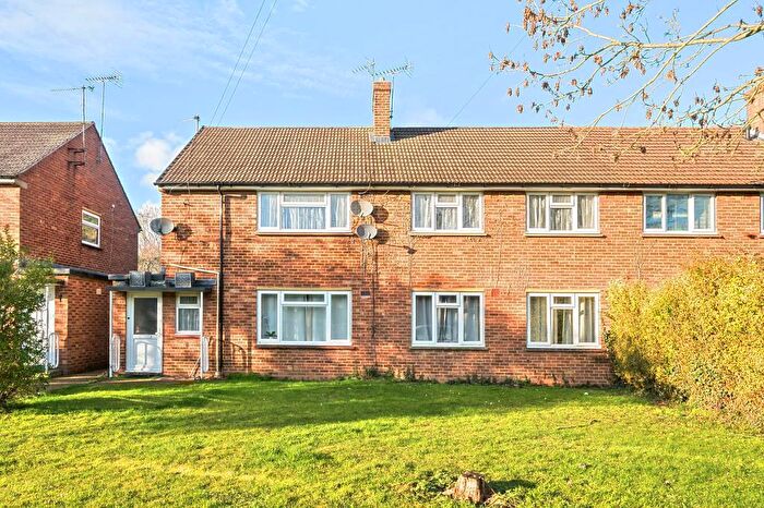 3 Bedroom Maisonette For Sale In Whaddon Chase, Aylesbury, HP19