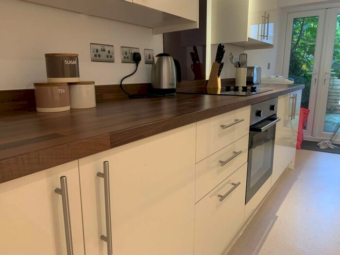 2 Bedroom Flat To Rent In Humphrey Street, Mount Pleasant, Swansea, SA1