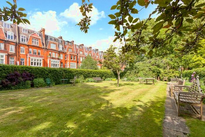 2 Bedroom Flat To Rent In Campden House, Sheffield Terrace, W8