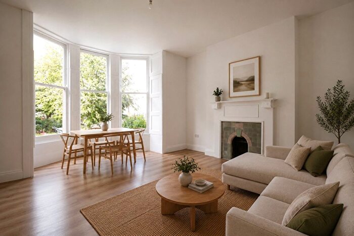 2 Bedroom Flat For Sale In Chertsey Road, Bristol, BS6