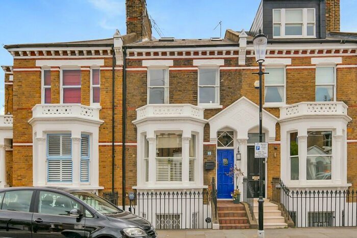 3 Bedroom Terraced House To Rent In Burnaby Street Chelsea, SW10