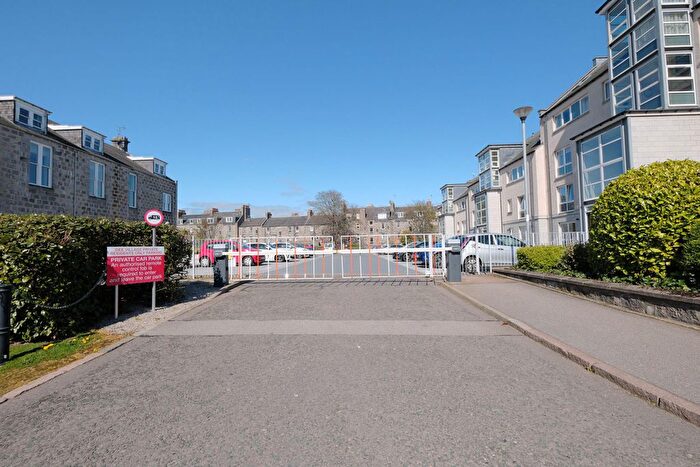 2 Bedroom Flat To Rent In Millburn Street, Aberdeen, AB11