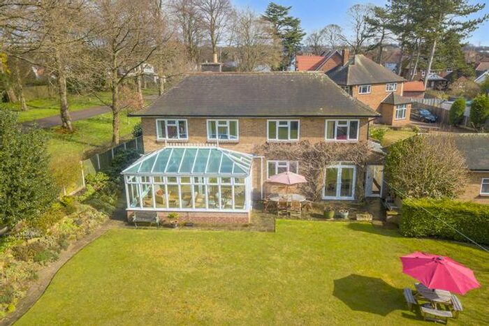4 Bedroom Detached House For Sale In Winchester Avenue, Beeston, Nottingham, NG9