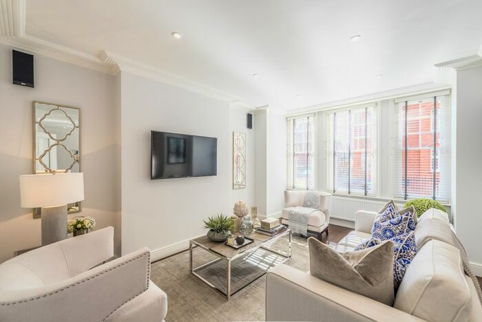 3 Bedroom Flat To Rent In Hamlet Gardens, London, W6