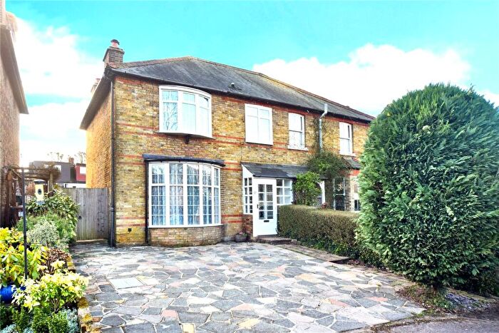 3 Bedroom Semi Detached House For Sale In Salisbury Road, Banstead, Surrey, SM7