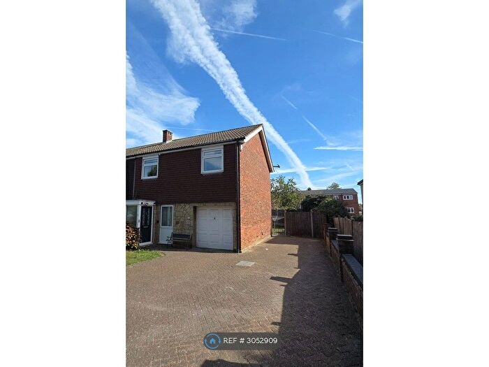 3 Bedroom End Of Terrace House To Rent In The Brambles, Chigwell, IG7