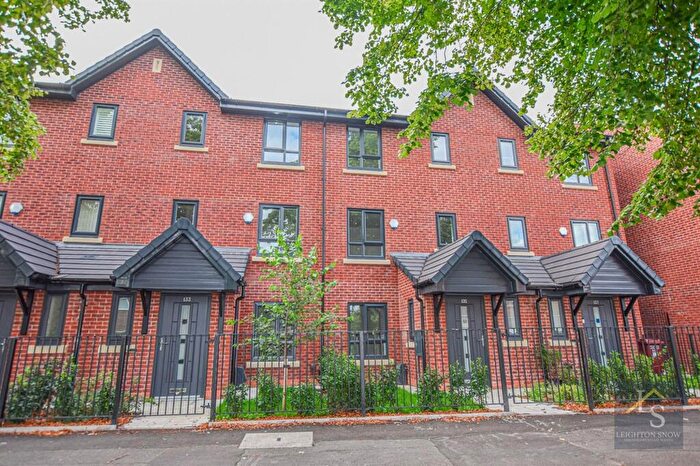 4 Bedroom Town House For Sale In Moorcroft Road, Manchester, M23