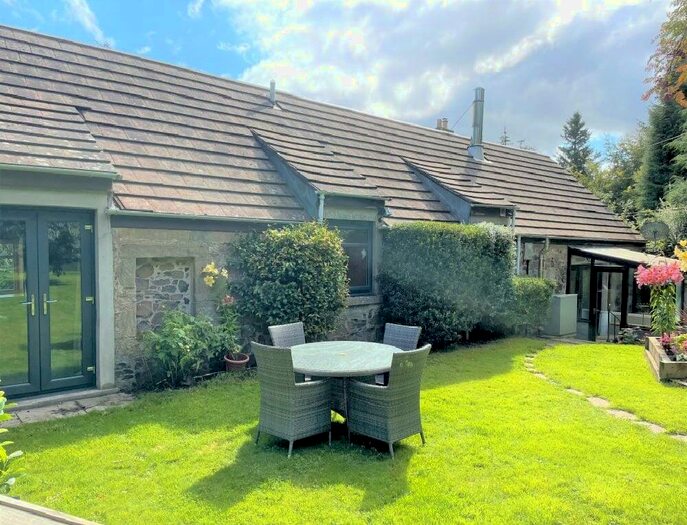 2 Bedroom Cottage For Sale In Craigencrowe, Kelty, KY4