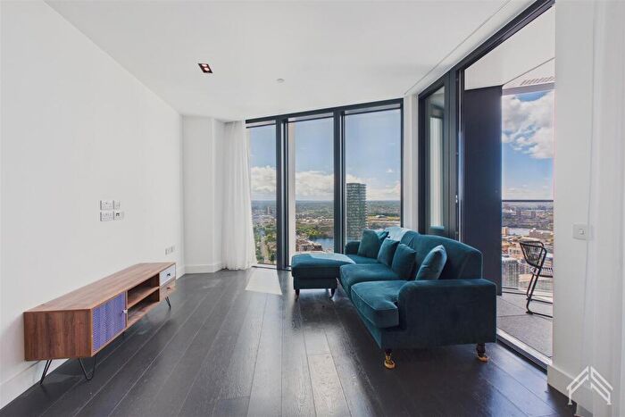 1 Bedroom Apartment To Rent In Amory Tower, Marsh Wall, Canary Wharf, London, E14