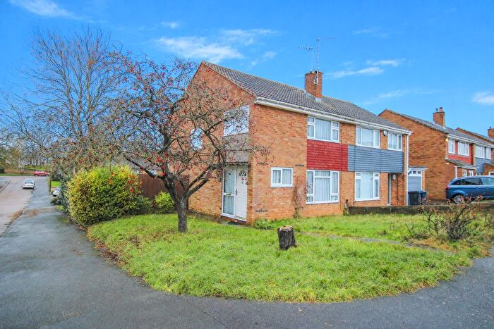 3 Bedroom Semi Detached House For Sale In Greygoose Park, Harlow, CM19