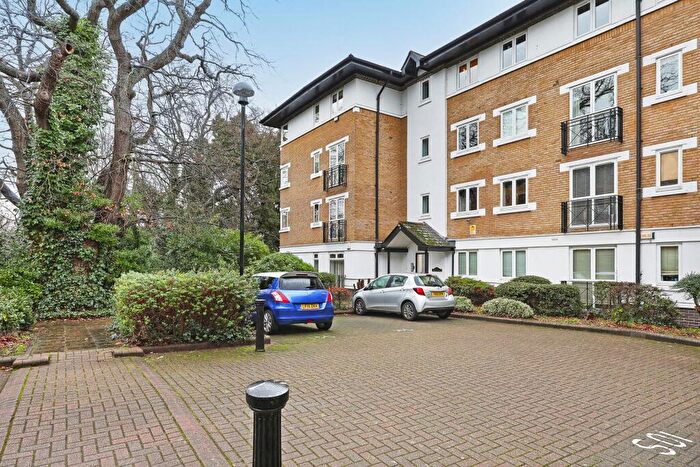 2 Bedroom Apartment For Sale In Byron Court, Makepeace Road, Wanstead, E11