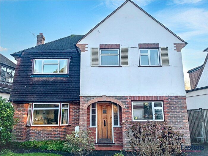 3 Bedroom Detached House For Sale In The Spinney, Epsom, KT18