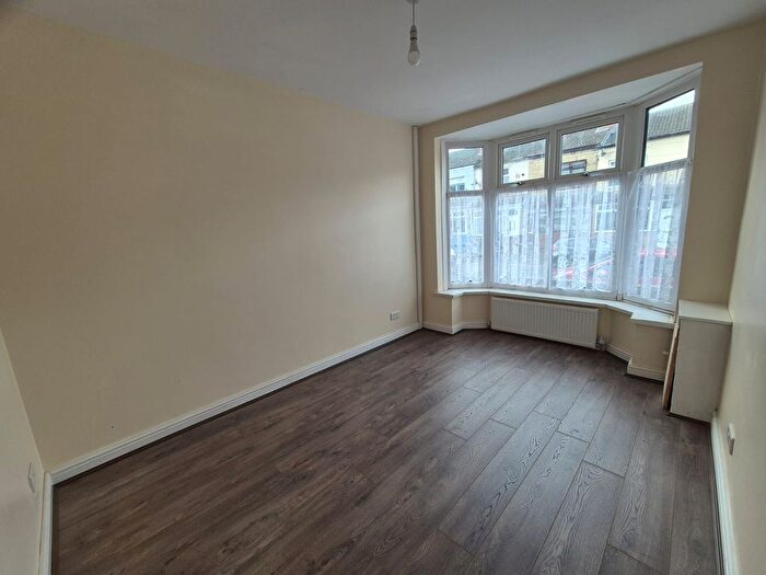 Terraced House To Rent In Third Avenue, Birmingham, B9