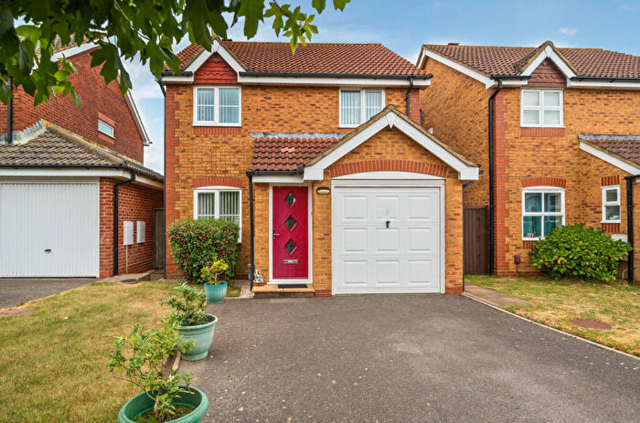 3 Bedroom Detached House For Sale In Rimbury Way, Christchurch, BH23