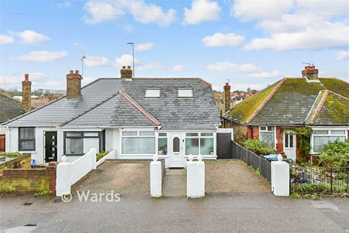 4 Bedroom Chalet For Sale In Margate Road, Ramsgate, Kent, CT12