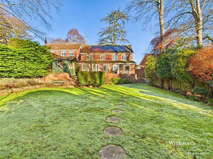 5 Bedroom Detached House For Sale In Conifer Crest, Newbury, Berkshire, RG14