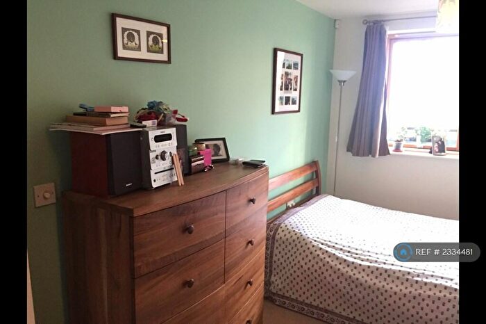 2 Bedroom Flat To Rent In Meath Crescent, London, E2