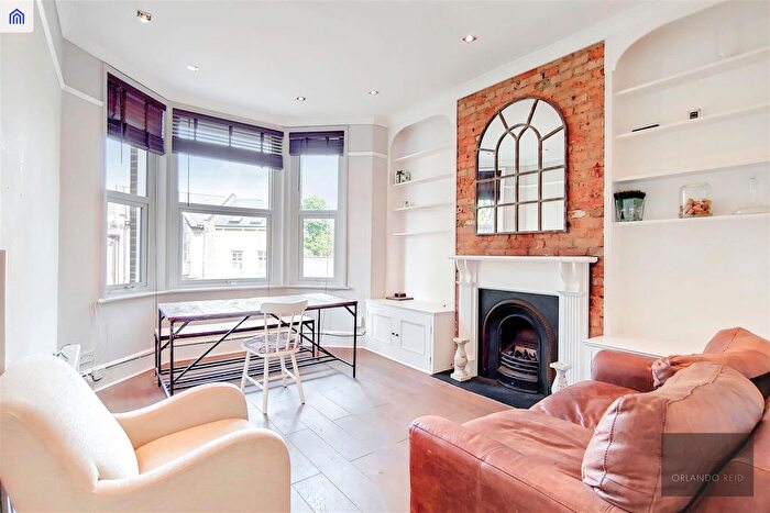 2 Bedroom Flat To Rent In Gauden Road, London, SW4