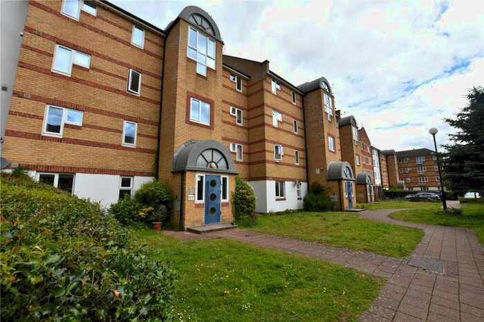 2 Bedroom Apartment To Rent In Dunnage Crescent, London, SE16