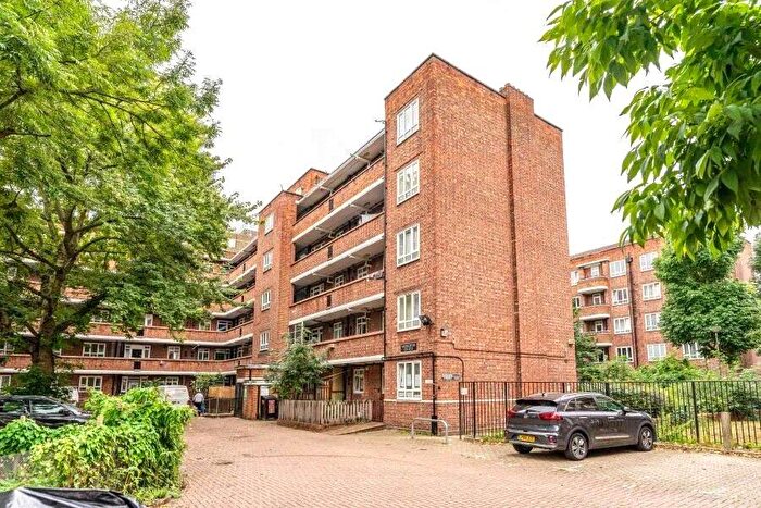 3 Bedroom Apartment To Rent In Meredith House, Mayville Estate, N16