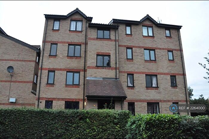 1 Bedroom Flat To Rent In Myers Lane, London, SE14