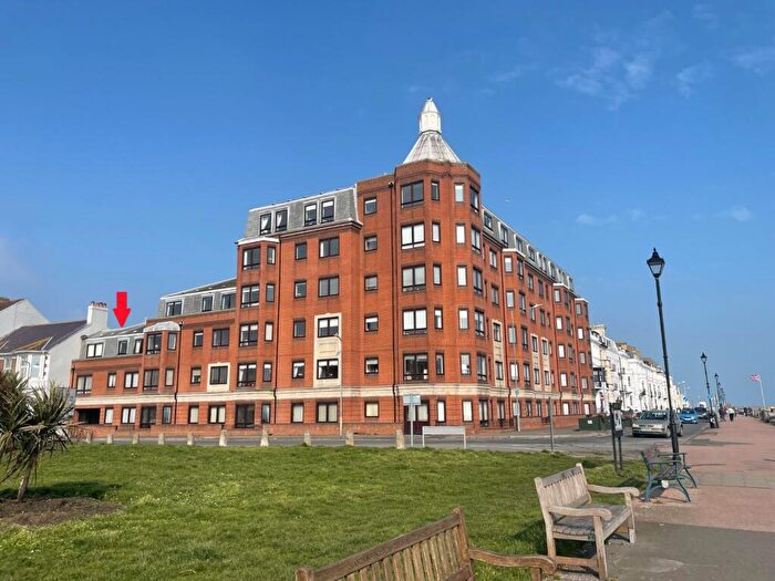 2 Bedroom Apartment For Sale In The Queens, Ranelagh Road, Deal, CT14