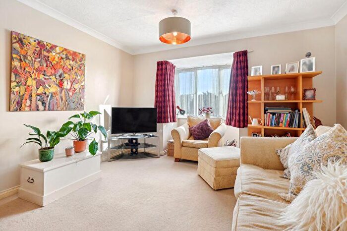 1 Bedroom Flat For Sale In Elm Road, New Malden, KT3