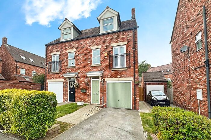 3 Bedroom Semi-Detached House For Sale In Oak Way, Selby, North Yorkshire, YO8