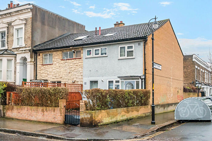 3 Bedroom End Of Terrace House For Sale In Fenwick Road, London, SE15